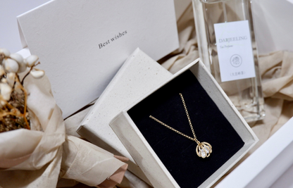 [For HER GIFT SET]: Embrace In Bloom