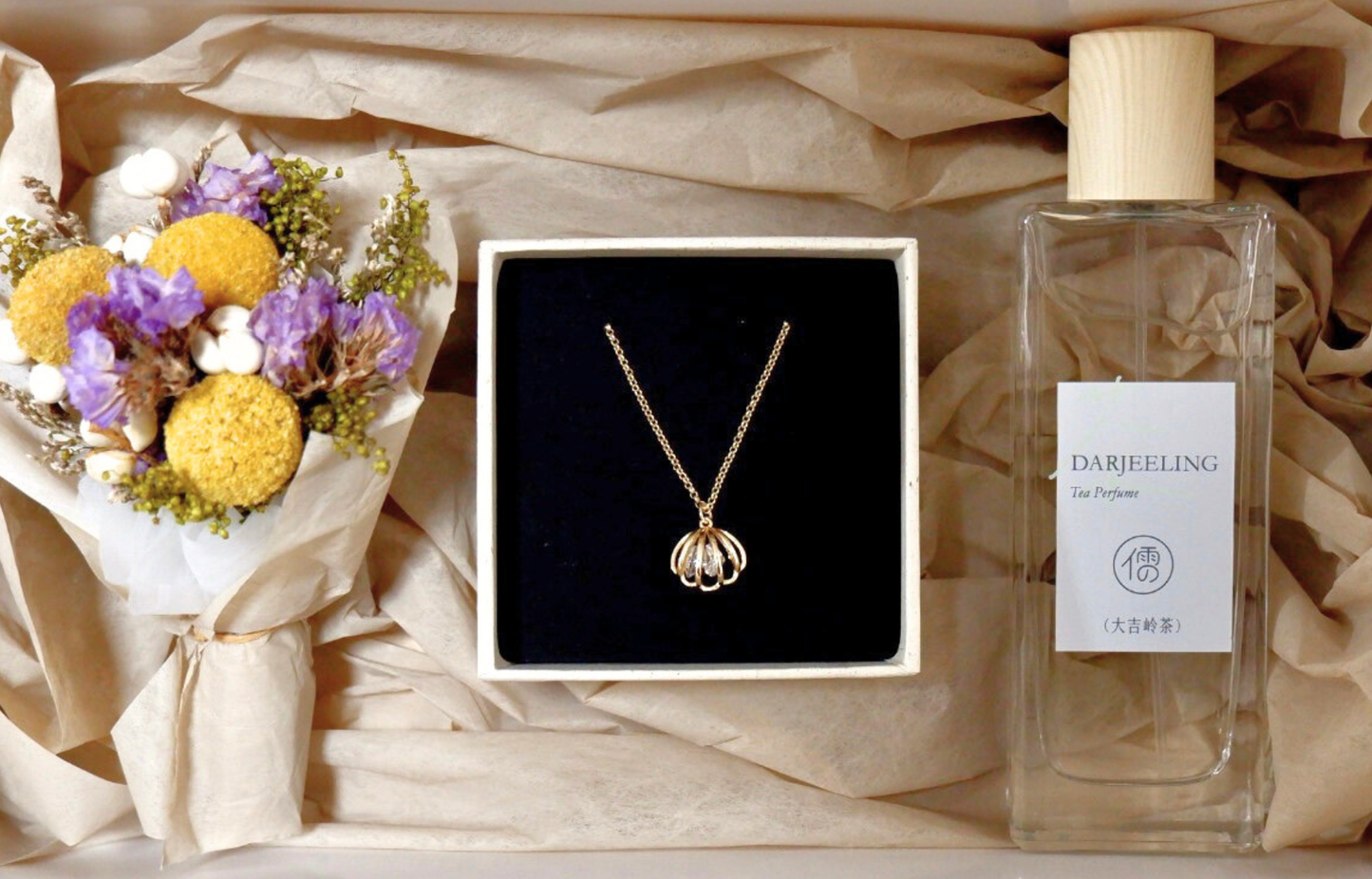 [For HER GIFT SET]: Embrace In Bloom